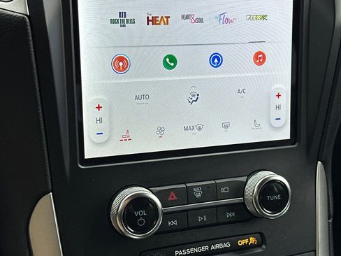 Used 2024 Ford Edge SEL image 21