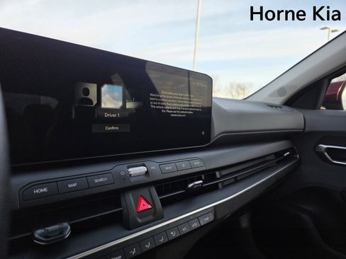 New 2025 Kia K4 LXS image 15