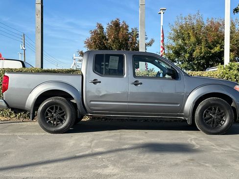 Certified 2019 Nissan Frontier SV image 3