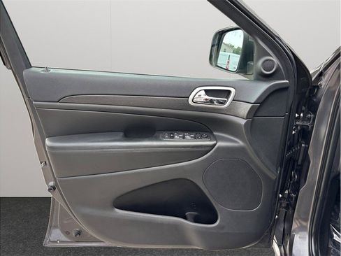 Used 2015 Jeep Grand Cherokee Altitude RWD image 19