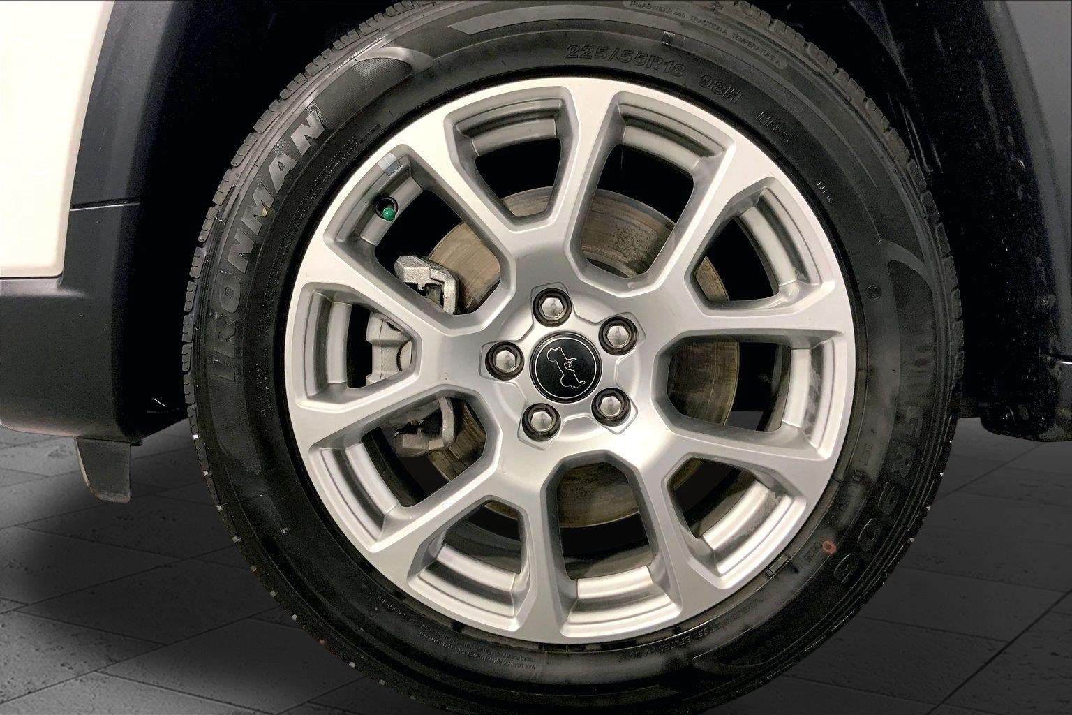 Used 2025 Jeep Compass Limited AWD/4WD image 9