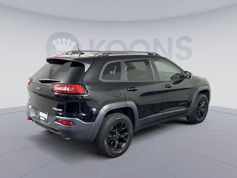 Used 2017 Jeep Cherokee Trailhawk image 7