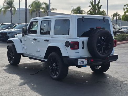 Used 2024 Jeep Wrangler Unlimited Sahara AWD/4WD image 8