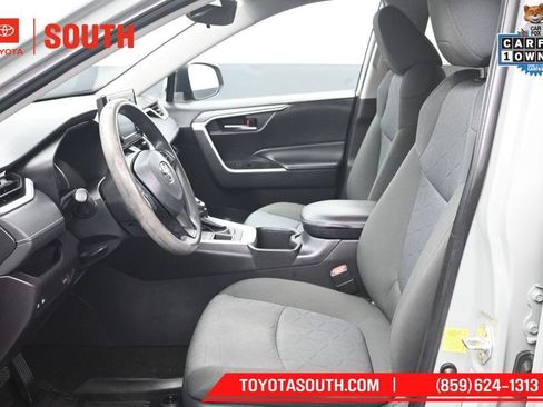 Used 2022 Toyota RAV4 XLE w/ Convenience Package AWD/4WD image 9