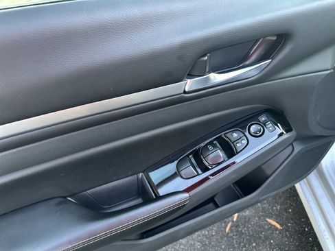 Used 2024 Nissan Altima 2.5 SR image 9