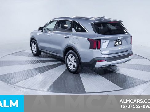 Used 2024 Kia Sorento LX FWD image 7