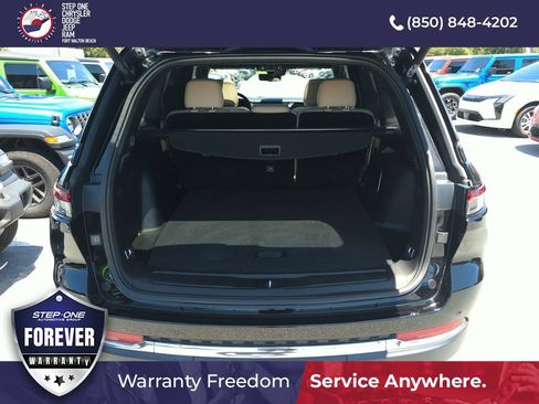 Used 2022 Jeep Grand Cherokee Limited 4xe w/ Luxury Tech Group II AWD/4WD image 31