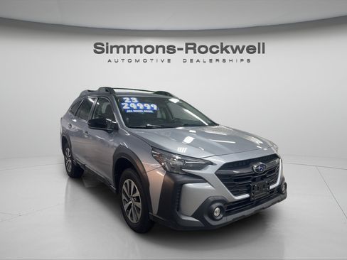 Used 2023 Subaru Outback Premium AWD/4WD image 7