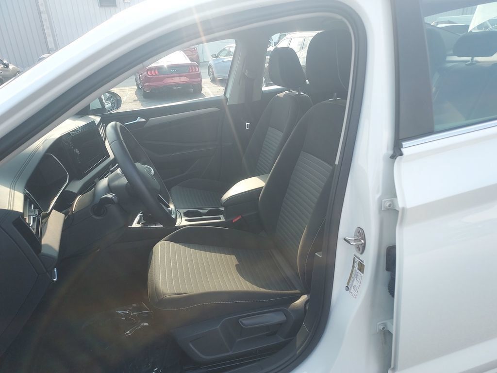 Used 2025 Volkswagen Jetta S FWD image 25