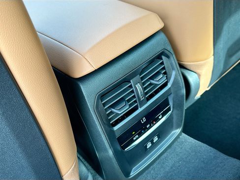 New 2025 BMW 330i Sedan w/ M Sport Package image 21