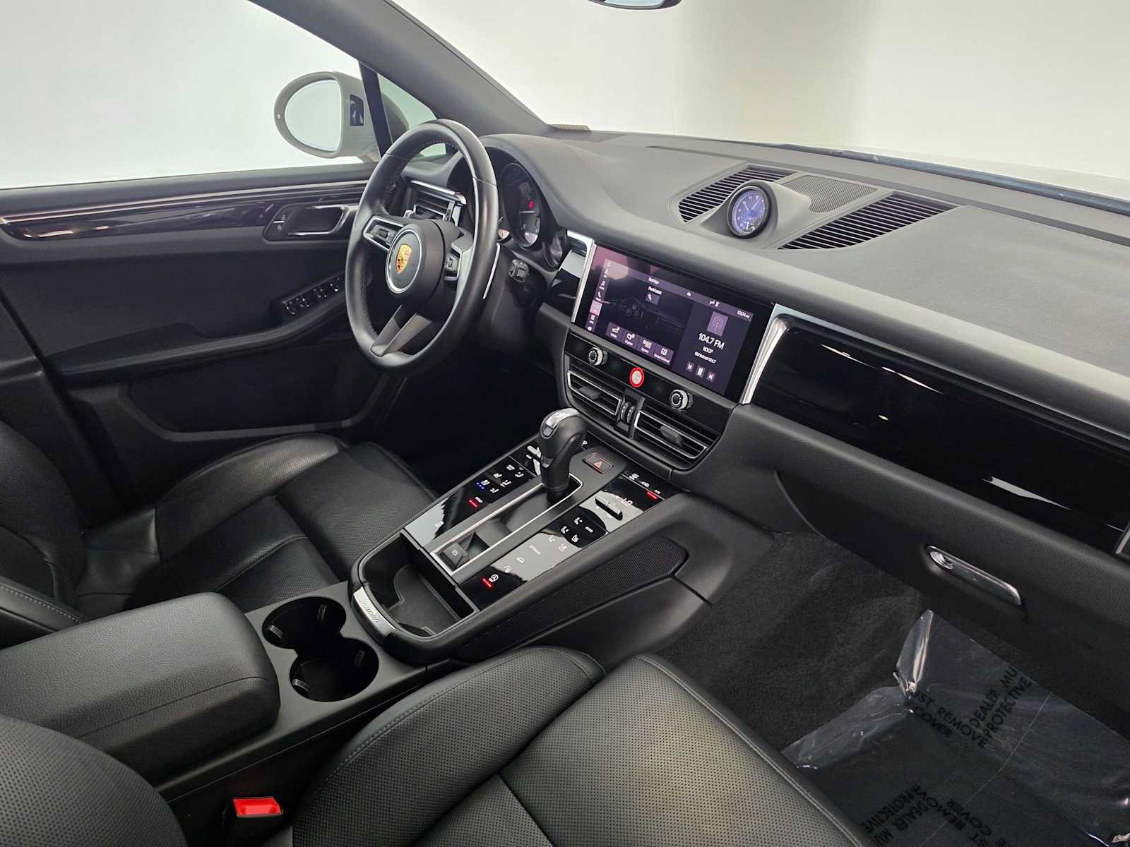 Used 2024 Porsche Macan AWD/4WD image 11