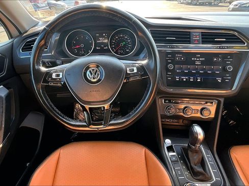 Used 2018 Volkswagen Tiguan SE w/ 3rd Row Seat Package AWD/4WD image 5