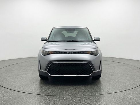 Used 2025 Kia Soul LX w/ LX Technology Package image 2