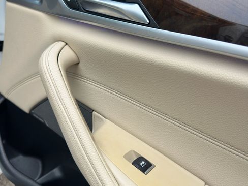 Used 2017 BMW 530i xDrive image 52