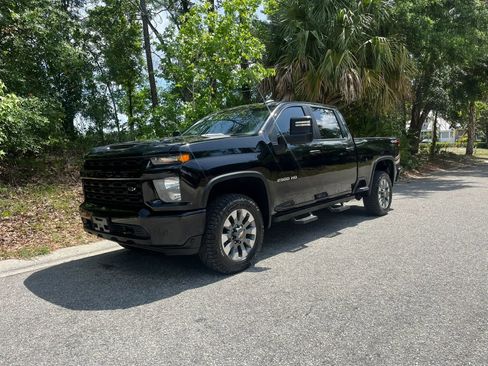 Used 2022 Chevrolet Silverado 2500 Custom w/ Custom Value Package AWD/4WD image 9