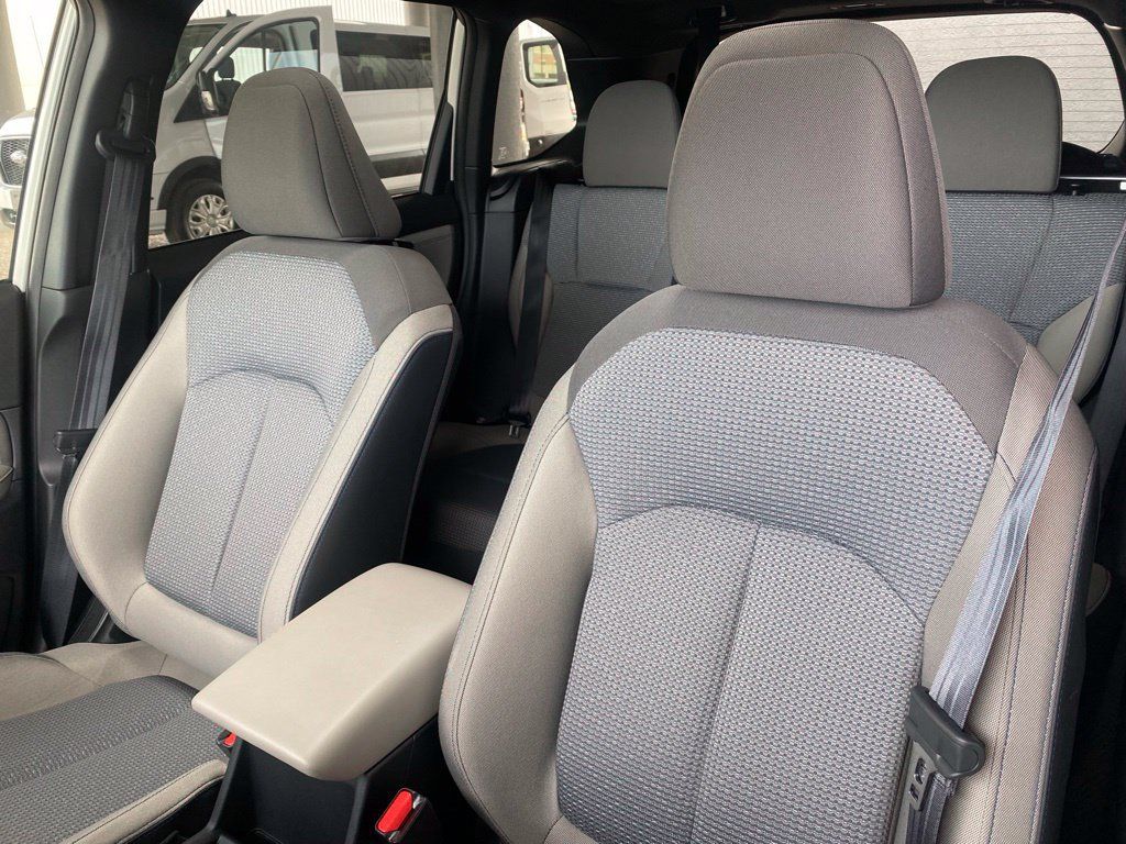 Used 2025 Subaru Forester Premium AWD/4WD image 11