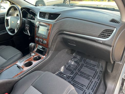 Used 2014 Chevrolet Traverse LT FWD image 30