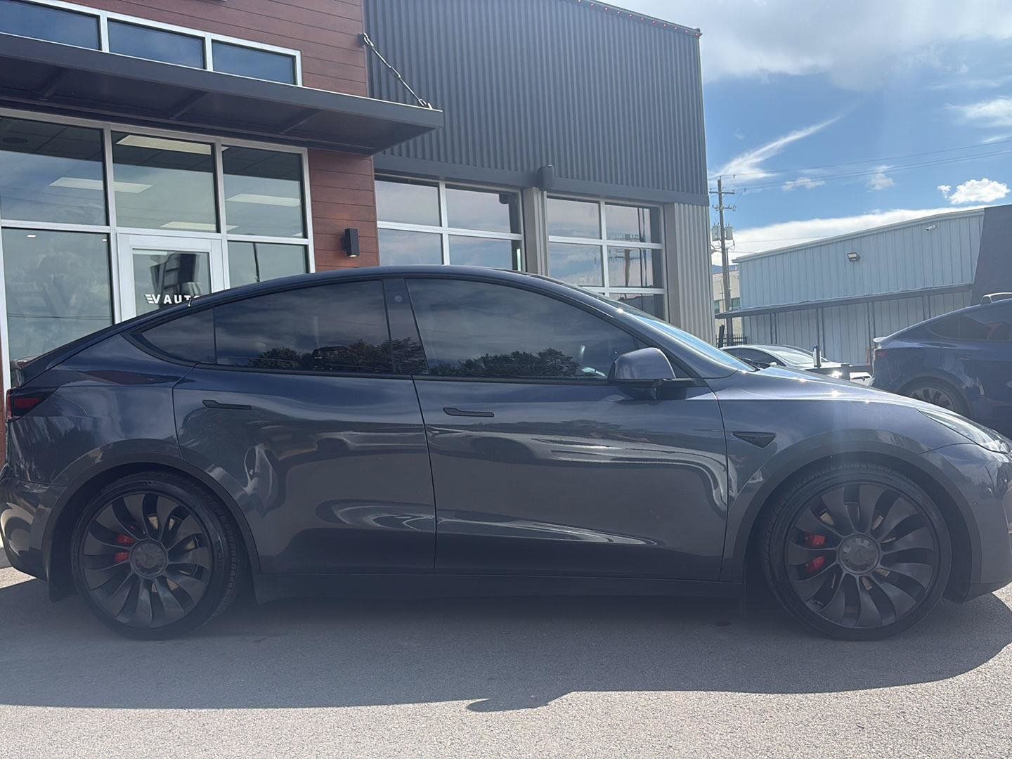 Used 2022 Tesla Model Y Performance AWD/4WD image 9