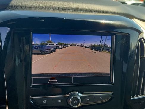 Used 2022 Chevrolet Traverse LS image 30