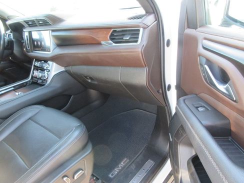Certified 2021 GMC Yukon Denali w/ Denali Premium Package image 23