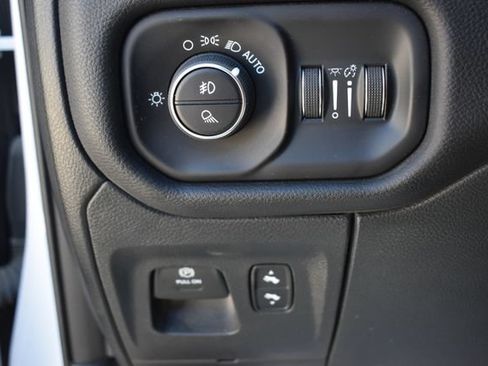 Used 2025 RAM 1500 Big Horn AWD/4WD image 24