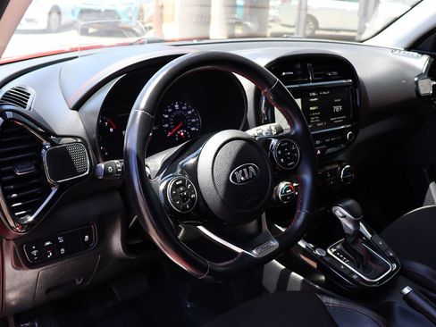 Used 2021 Kia Soul Turbo FWD image 39