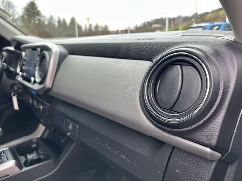 Used 2022 Toyota Tacoma SR5 image 37