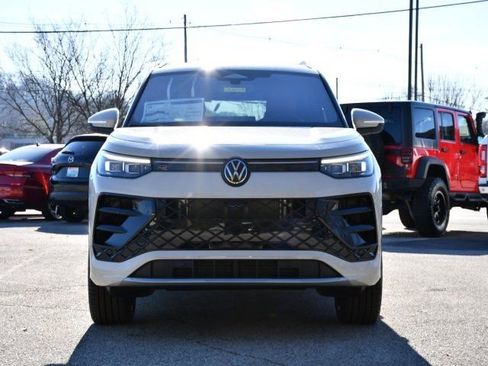 New 2026 Volkswagen Tiguan SEL R-Line image 2