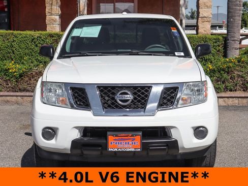 Used 2016 Nissan Frontier SV image 3