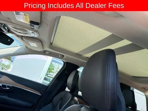 Used 2021 Volvo XC90 T6 Momentum w/ Advanced Package AWD/4WD image 5