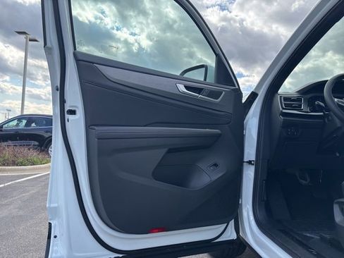 New 2026 Volkswagen Atlas Cross Sport SE AWD/4WD image 17