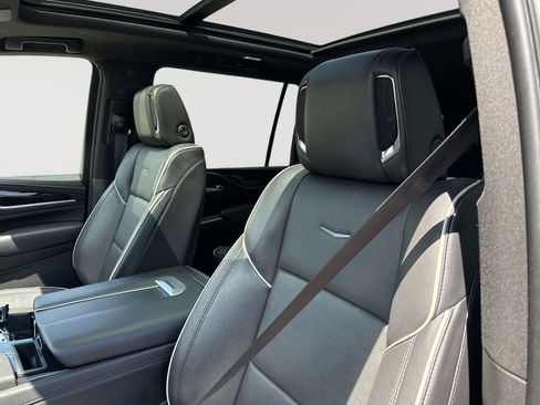 Used 2023 Cadillac Escalade ESV Sport AWD/4WD image 23