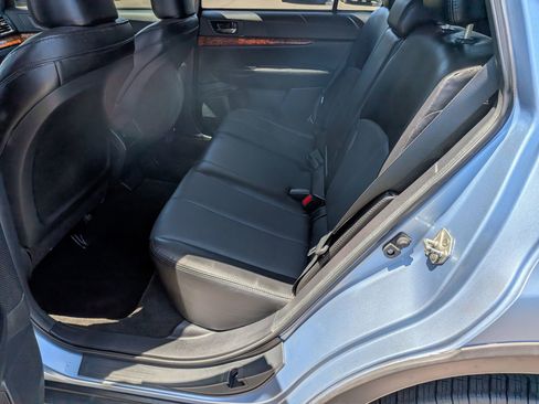 Used 2011 Subaru Outback 2.5i Limited image 28