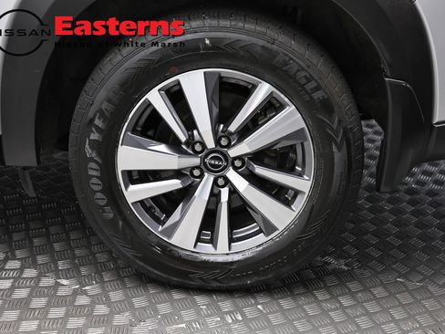Used 2023 Nissan Pathfinder SL AWD/4WD image 8