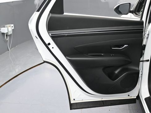 Used 2022 Hyundai Tucson SE image 35