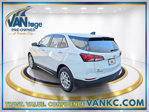 Used 2024 Chevrolet Equinox LS w/ LS Convenience Package image 9