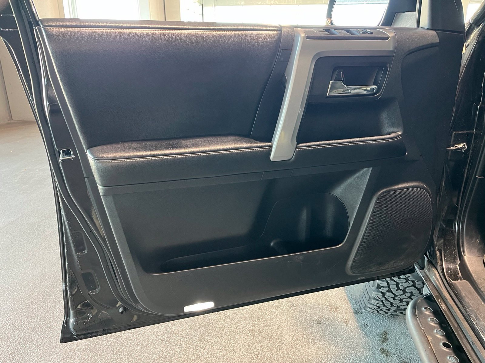 Used 2014 Toyota 4Runner SR5 AWD/4WD image 14