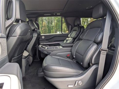 New 2025 Lincoln Navigator Reserve w/ Jet Appearance Package image 13