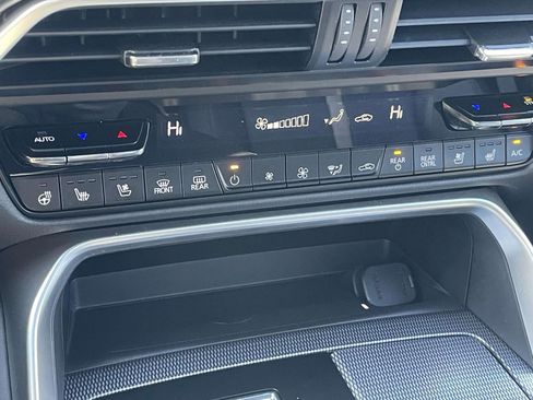 Used 2025 MAZDA CX-90 3.3 Turbo S w/ Premium Package image 36