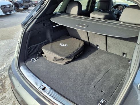 Used 2023 Audi Q5 e Premium Plus w/ Premium Plus Package image 29