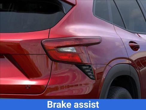 New 2026 Chevrolet Trax LT w/ Driver Confidence Package FWD image 13