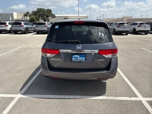 Used 2016 Honda Odyssey SE image 4