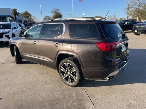 Used 2019 GMC Acadia Denali w/ Technology Package FWD image 4