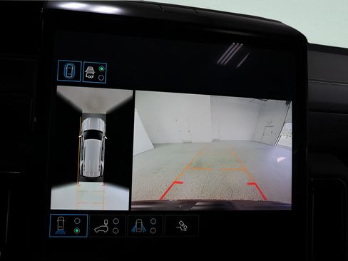 Used 2025 GMC Yukon AT4 Ultimate w/ LPO, Floor Liner Package AWD/4WD image 13