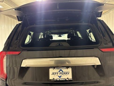 Used 2022 GMC Yukon XL Denali w/ Max Trailering Package image 31