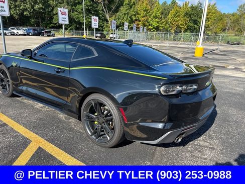Used 2022 Chevrolet Camaro LT w/ RS Package RWD image 4