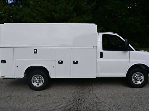 New 2026 Chevrolet Express 3500 w/ Power Convenience Package RWD image 6