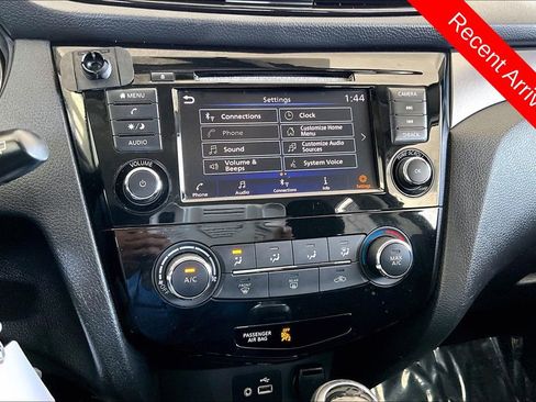 Used 2019 Nissan Rogue Sport S FWD image 15