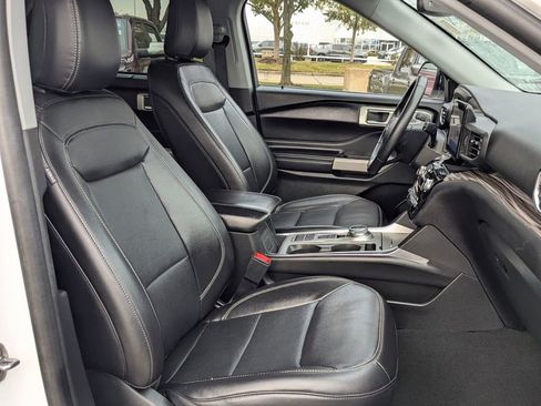 Used 2023 Ford Explorer Limited w/ Equipment Group 301A image 30