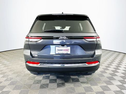 Certified 2025 Jeep Grand Cherokee Limited image 9